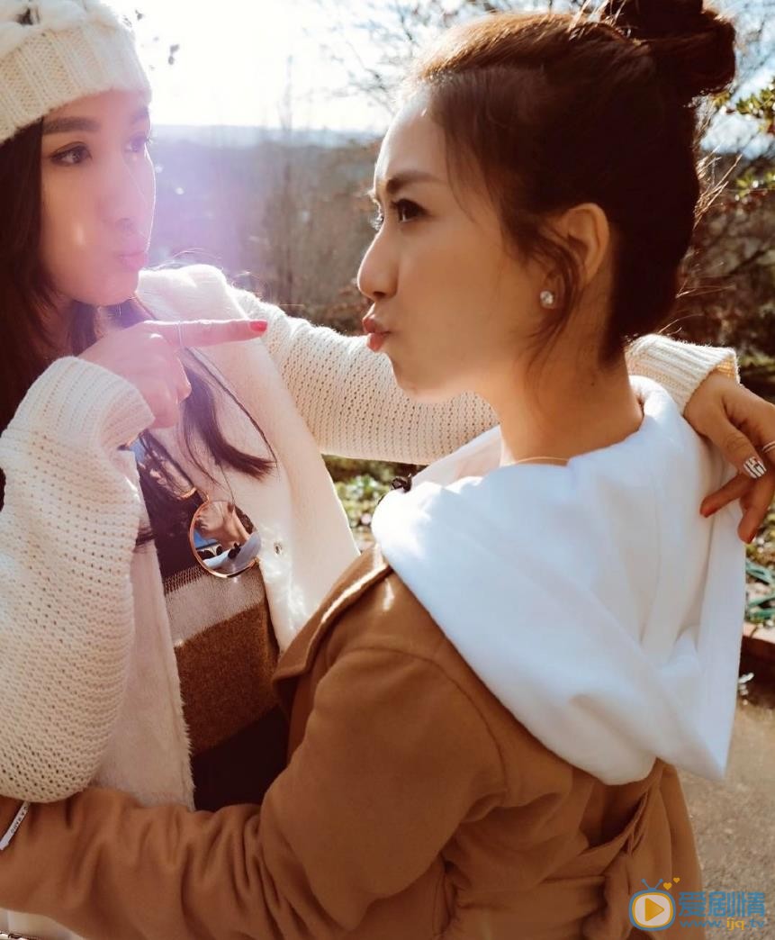 李施嬅闺蜜合照 李施嬅高清写真_李施嬅高清剧照