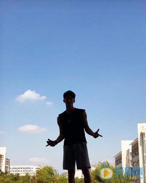 李向哲生活照 李向哲高清写真_李向哲高清剧照