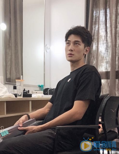 李向哲生活照 李向哲高清写真_李向哲高清剧照