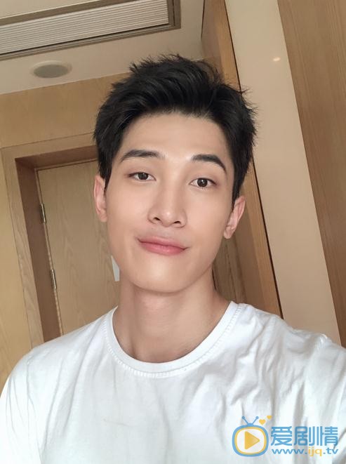 李向哲生活照 李向哲高清写真_李向哲高清剧照