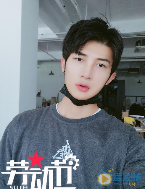 李向哲生活照 李向哲高清写真_李向哲高清剧照