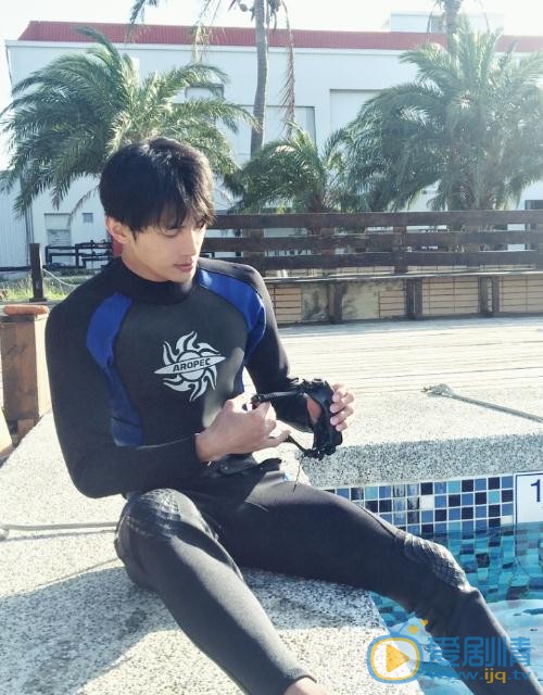 李向哲生活照 李向哲高清写真_李向哲高清剧照