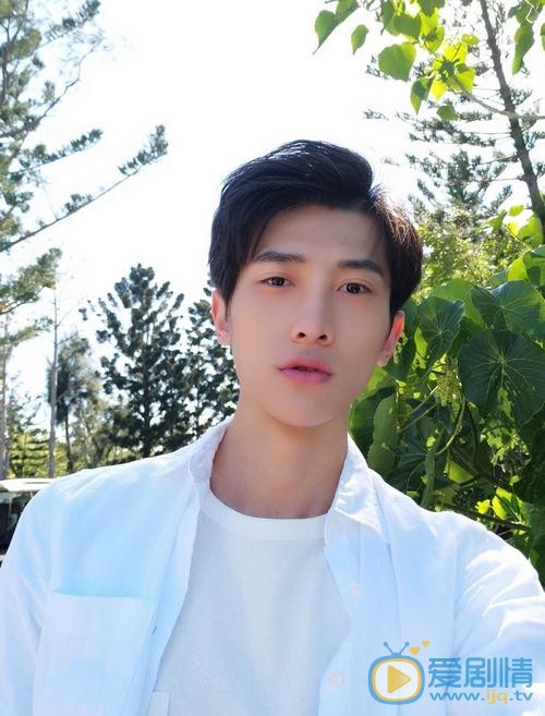 李向哲生活照 李向哲高清写真_李向哲高清剧照