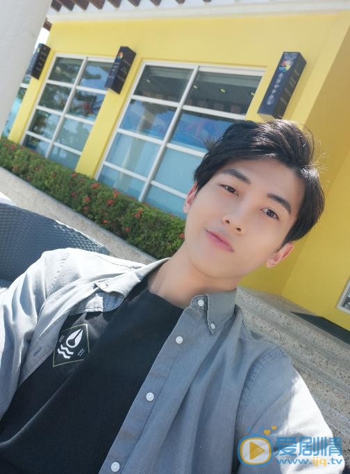 李向哲生活照 李向哲高清写真_李向哲高清剧照