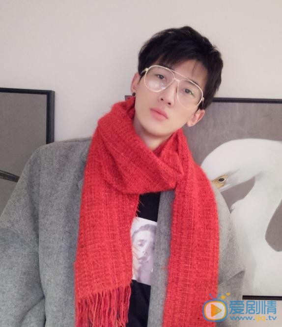 李向哲生活照 李向哲高清写真_李向哲高清剧照