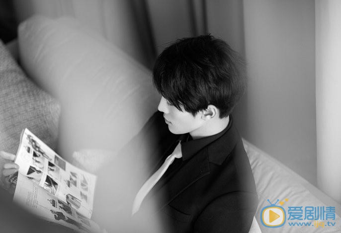 李向哲西装写真 李向哲高清写真_李向哲高清剧照