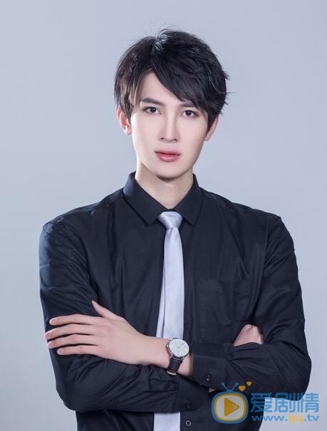 李向哲西装写真 李向哲高清写真_李向哲高清剧照