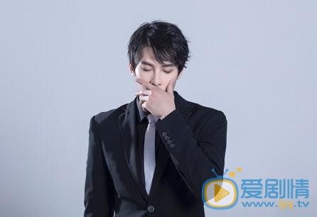 李向哲西装写真 李向哲高清写真_李向哲高清剧照