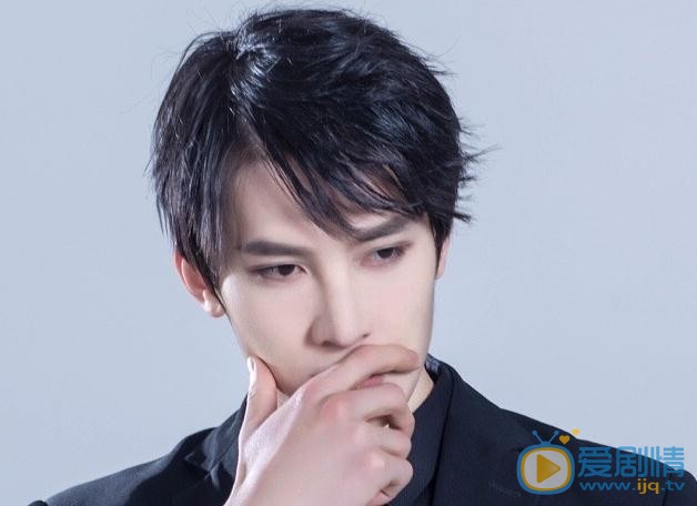 李向哲西装写真 李向哲高清写真_李向哲高清剧照