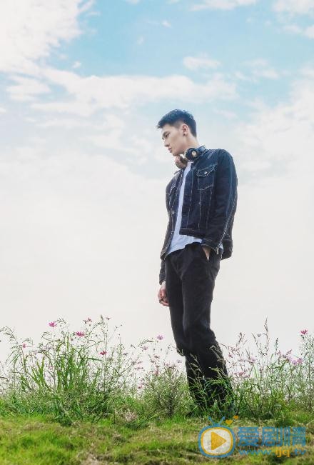 李向哲春色写真 李向哲高清写真_李向哲高清剧照