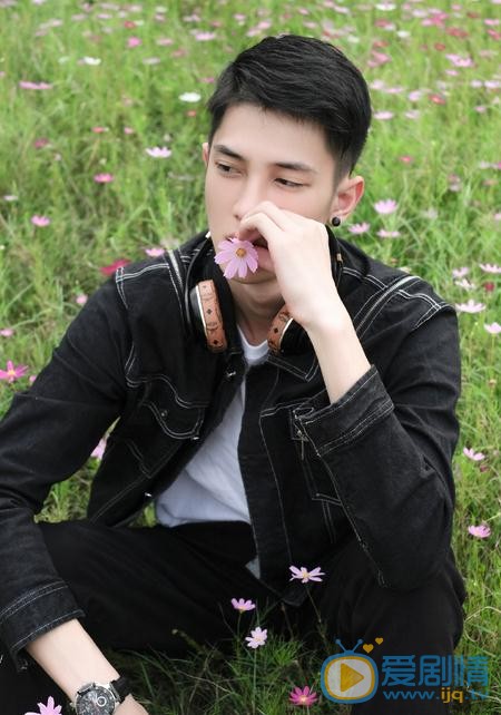 李向哲春色写真 李向哲高清写真_李向哲高清剧照