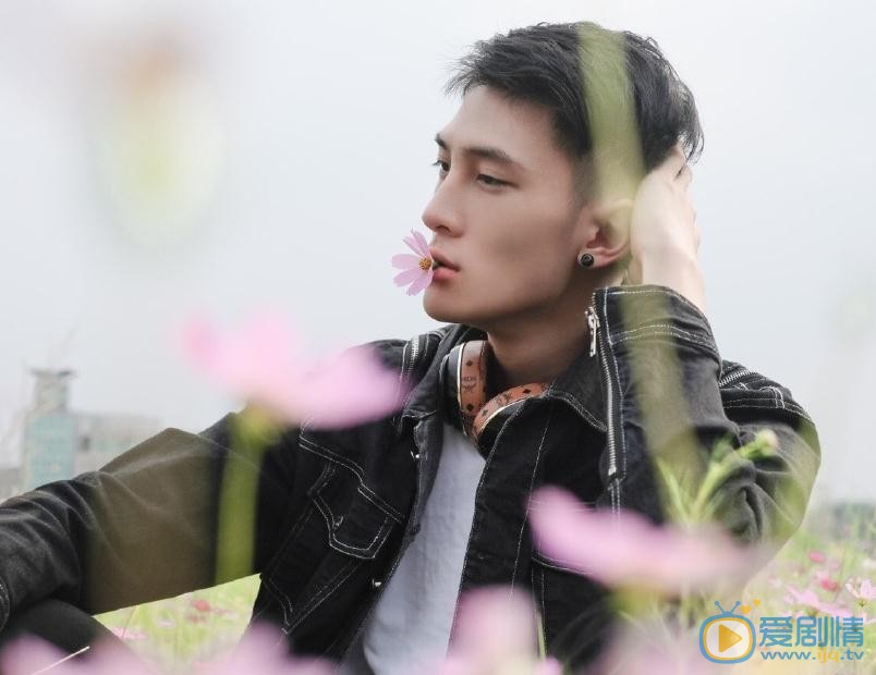 李向哲春色写真 李向哲高清写真_李向哲高清剧照