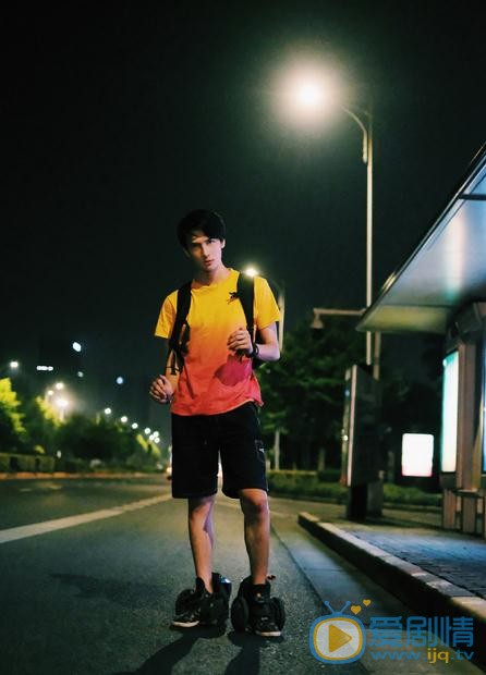 李向哲春色写真 李向哲高清写真_李向哲高清剧照