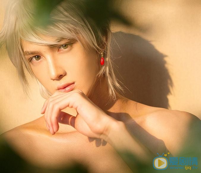 李向哲性感写真 李向哲高清写真_李向哲高清剧照