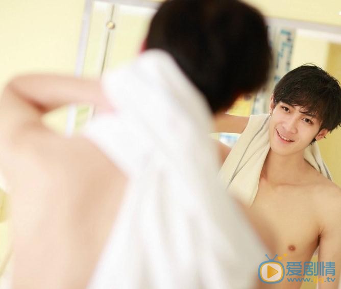 李向哲性感写真 李向哲高清写真_李向哲高清剧照