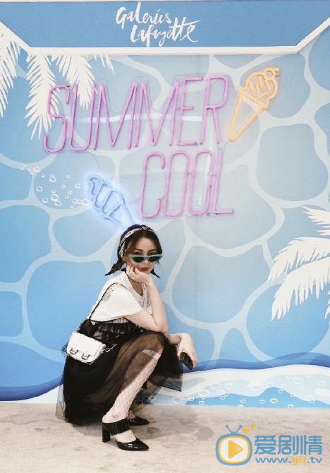 赵宇彤户外街拍 赵宇彤高清写真_赵宇彤高清剧照