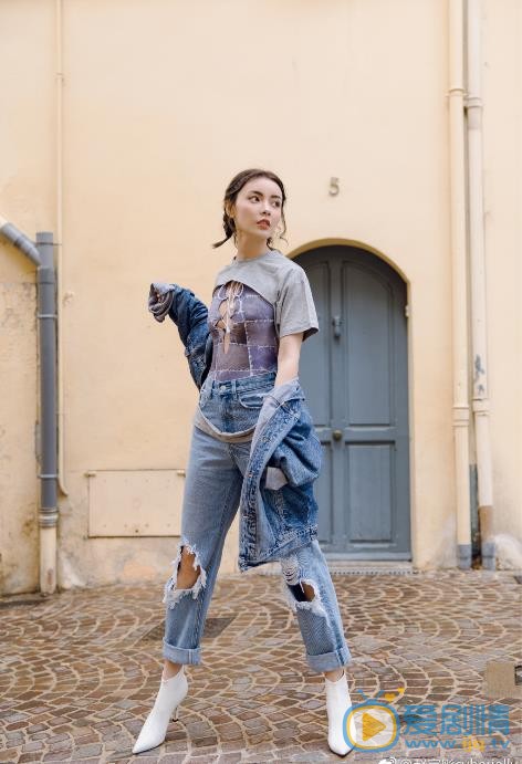 赵宇彤户外街拍 赵宇彤高清写真_赵宇彤高清剧照