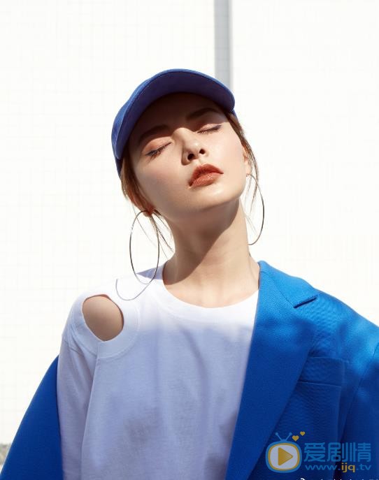 赵宇彤户外街拍 赵宇彤高清写真_赵宇彤高清剧照