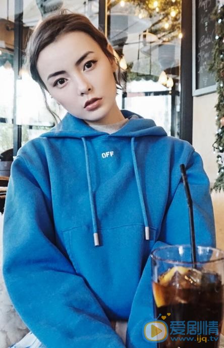 赵宇彤户外街拍 赵宇彤高清写真_赵宇彤高清剧照