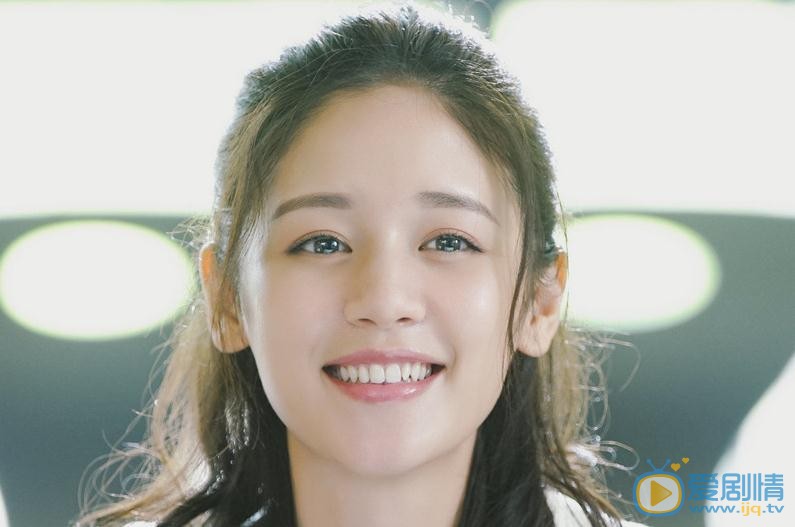 袁子芸《泡沫之夏》剧照 袁子芸高清写真_袁子芸高清剧照