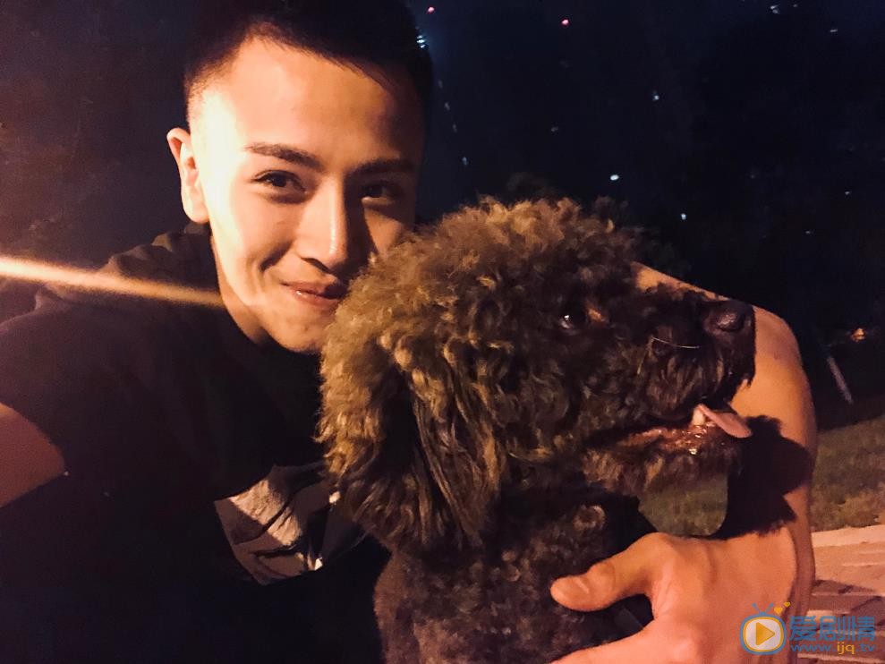 孙振宸自拍照 孙振宸高清写真_孙振宸高清剧照