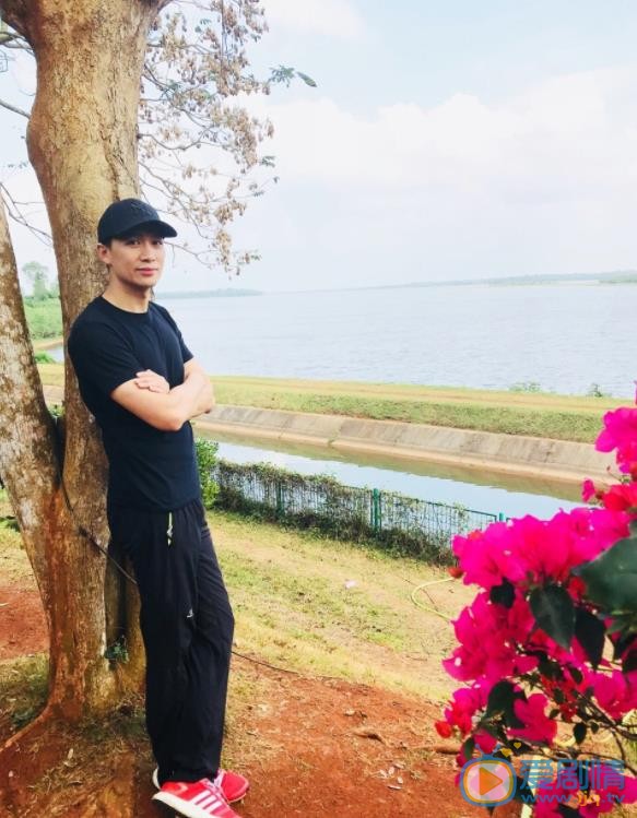 李智游玩照 李智游玩照