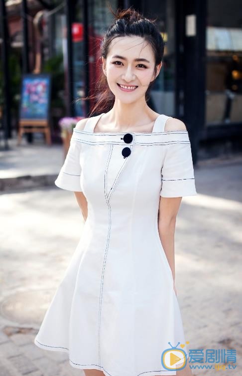 于婷婷街拍写真