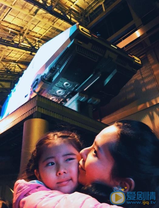 郭羡妮全家福 郭羡妮高清写真_郭羡妮高清剧照