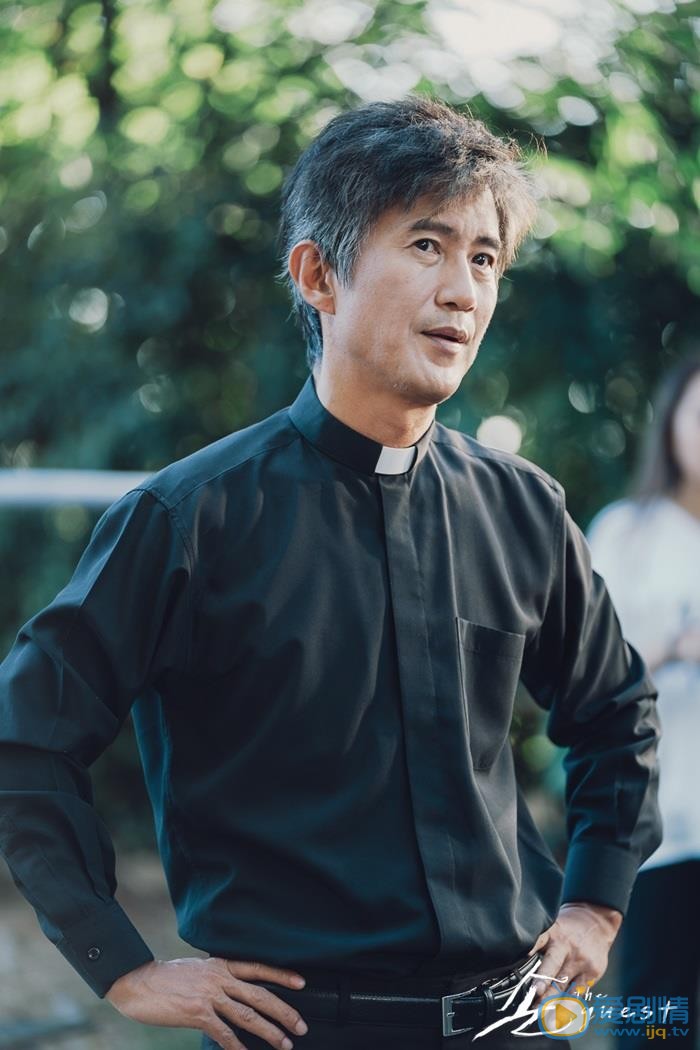 鬼客杨神父剧照 