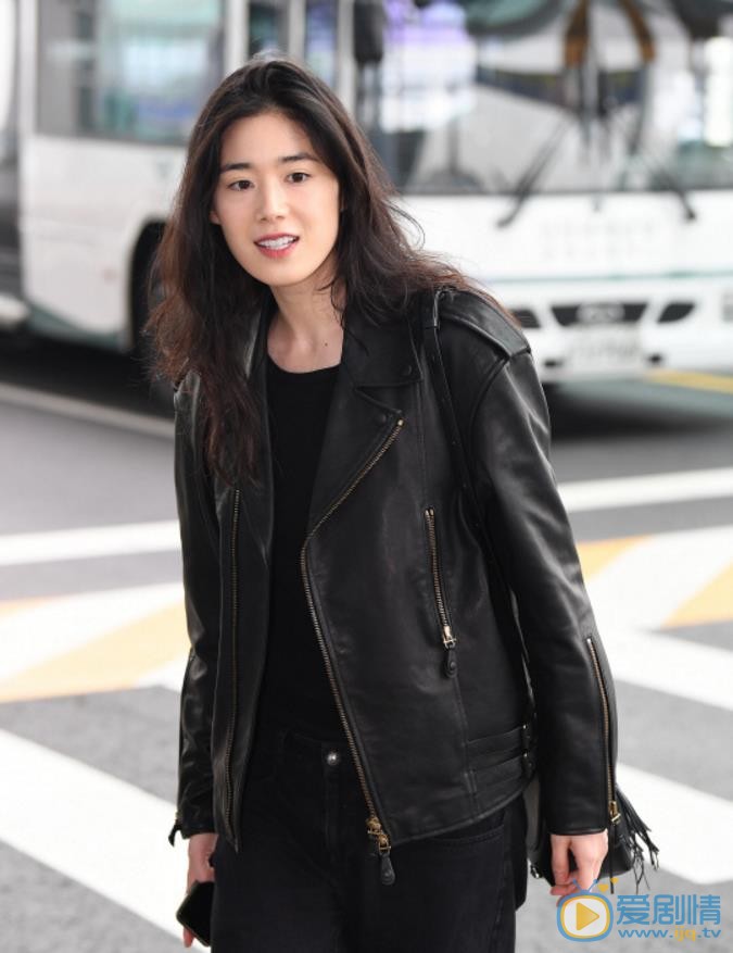 郑恩彩机场照 郑恩彩高清写真_郑恩彩高清剧照