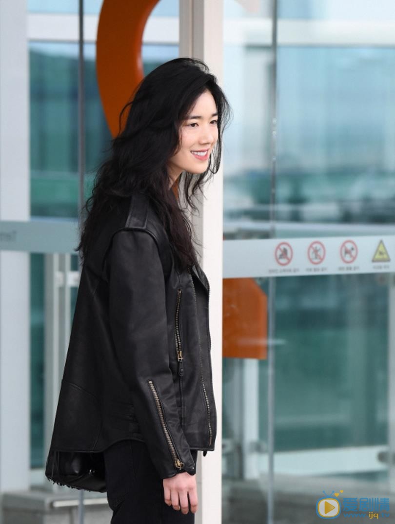 郑恩彩机场照 郑恩彩高清写真_郑恩彩高清剧照