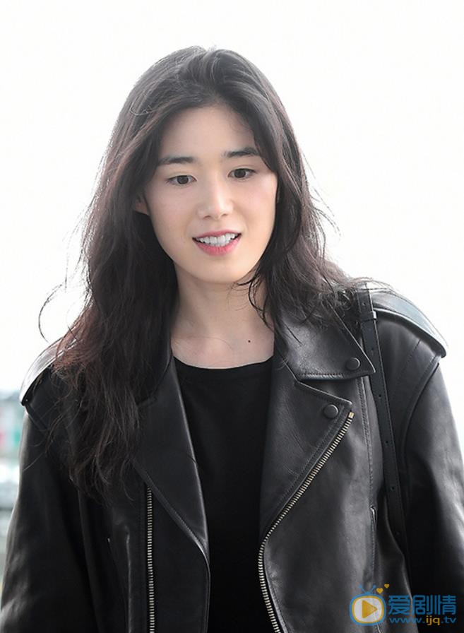 郑恩彩机场照 郑恩彩高清写真_郑恩彩高清剧照
