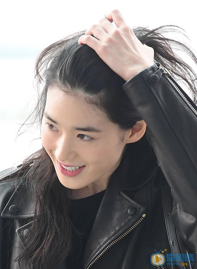 郑恩彩机场照 郑恩彩高清写真_郑恩彩高清剧照