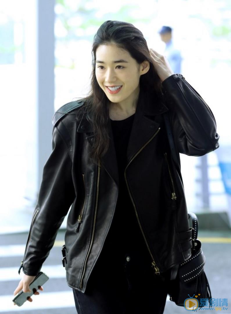 郑恩彩机场照 郑恩彩高清写真_郑恩彩高清剧照