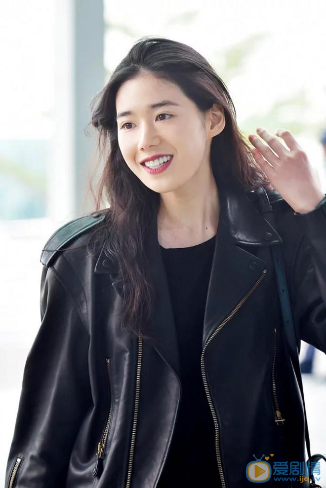 郑恩彩机场照 郑恩彩高清写真_郑恩彩高清剧照