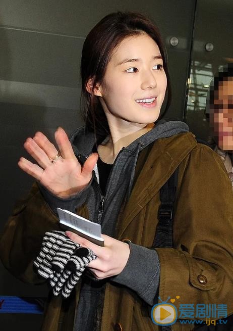 郑恩彩机场照 郑恩彩高清写真_郑恩彩高清剧照