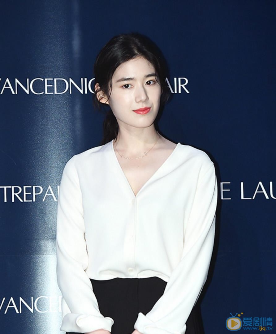 郑恩彩活动照 郑恩彩高清写真_郑恩彩高清剧照