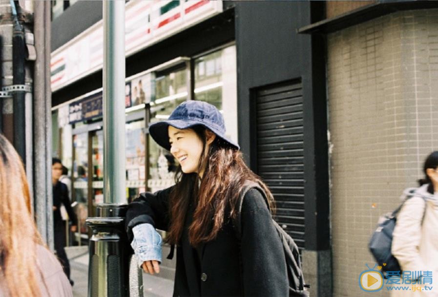 郑恩彩街拍照 郑恩彩高清写真_郑恩彩高清剧照