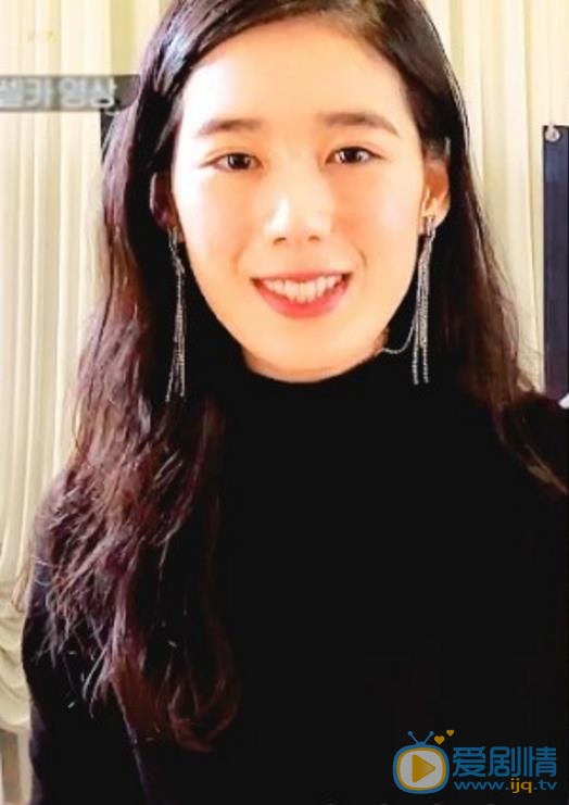 郑恩彩自拍照 郑恩彩高清写真_郑恩彩高清剧照