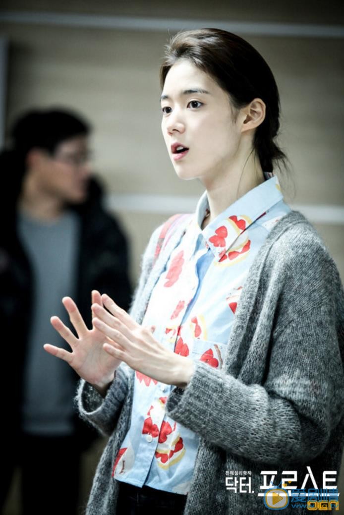 郑恩彩Doctorfrost剧照 郑恩彩高清写真_郑恩彩高清剧照