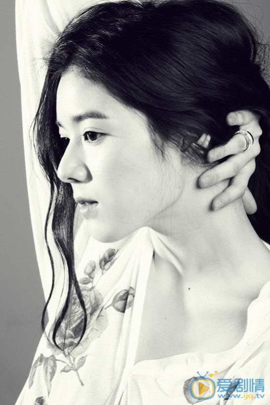 郑恩彩GQ KOREA杂志 郑恩彩高清写真_郑恩彩高清剧照