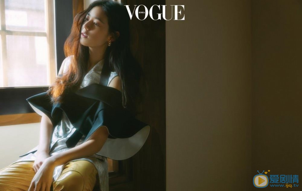郑恩彩Vogue Koera合集 郑恩彩高清写真_郑恩彩高清剧照