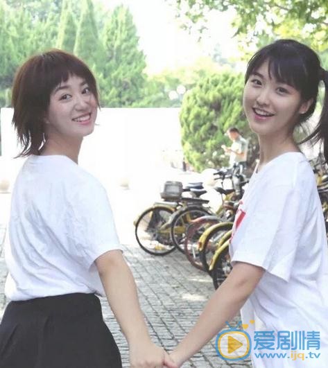 林昕宜与人合照 林昕宜高清写真_林昕宜高清剧照