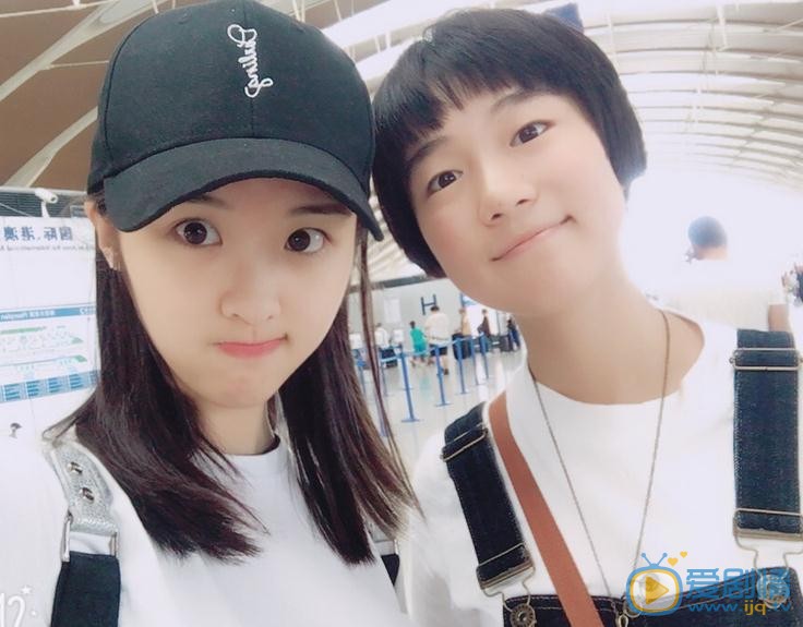 林昕宜与人合照 林昕宜高清写真_林昕宜高清剧照