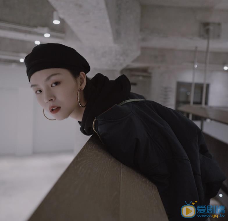 张婉清个性写真 张婉清高清写真_张婉清高清剧照