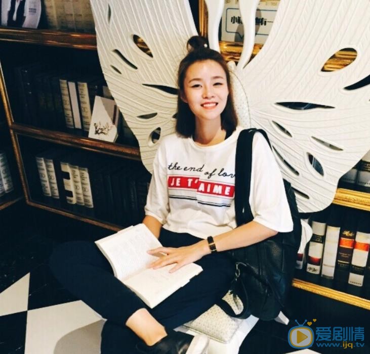 张婉清私房写真 张婉清高清写真_张婉清高清剧照