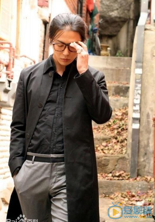 金材昱时尚街拍 金材昱高清写真_金材昱高清剧照
