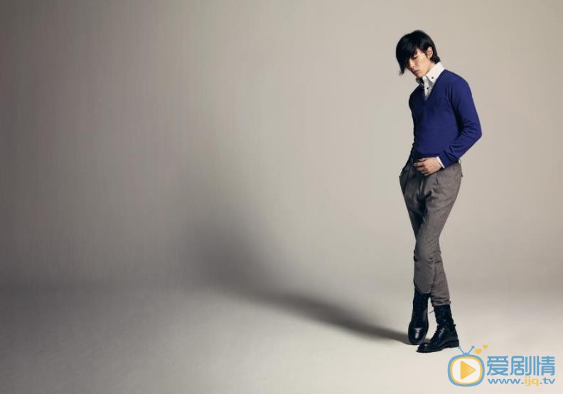 金材昱服饰代言照 金材昱高清写真_金材昱高清剧照