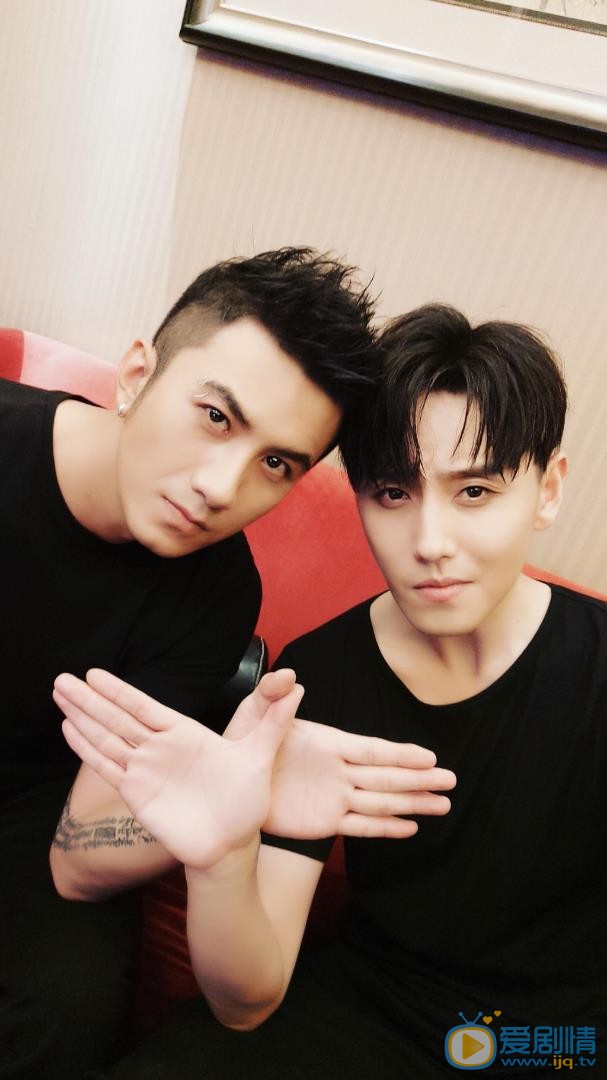 赵泳鑫MIC男团合照写真照 赵泳鑫高清写真_赵泳鑫高清剧照