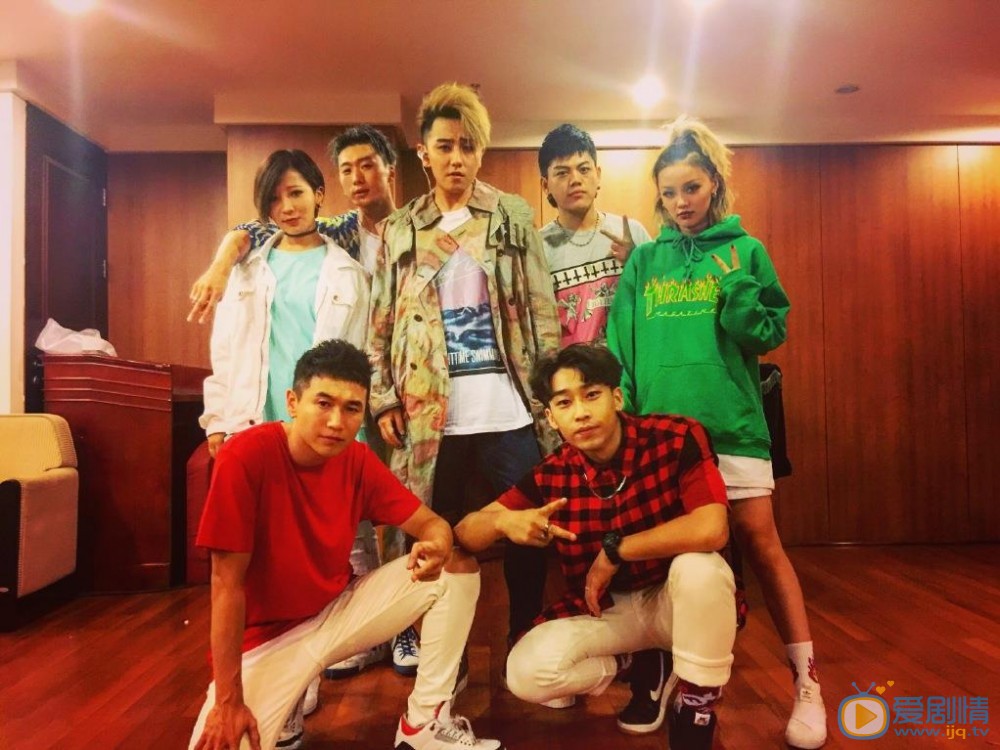 赵泳鑫MIC男团合照写真照 赵泳鑫高清写真_赵泳鑫高清剧照